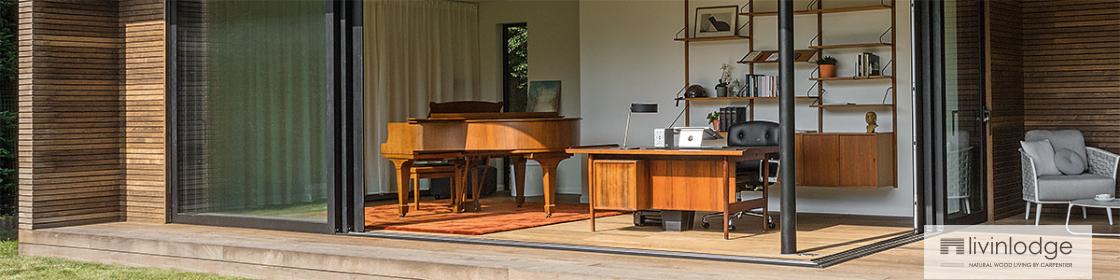 Piano van Thomas Vanderveken pronkt in houten bijgebouw van Livinlodge.