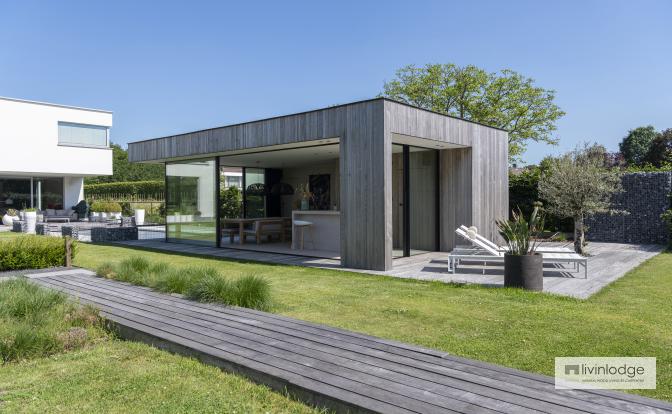 Moderne poolhouse met luxe uitvoering