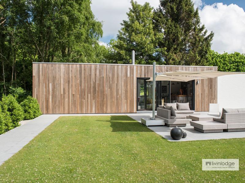 Moderne poolhouse met hobbyruimte te Tielt | houten bijgebouwen op maat