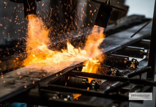 gebrand hout - houten bijgebouwen op maat